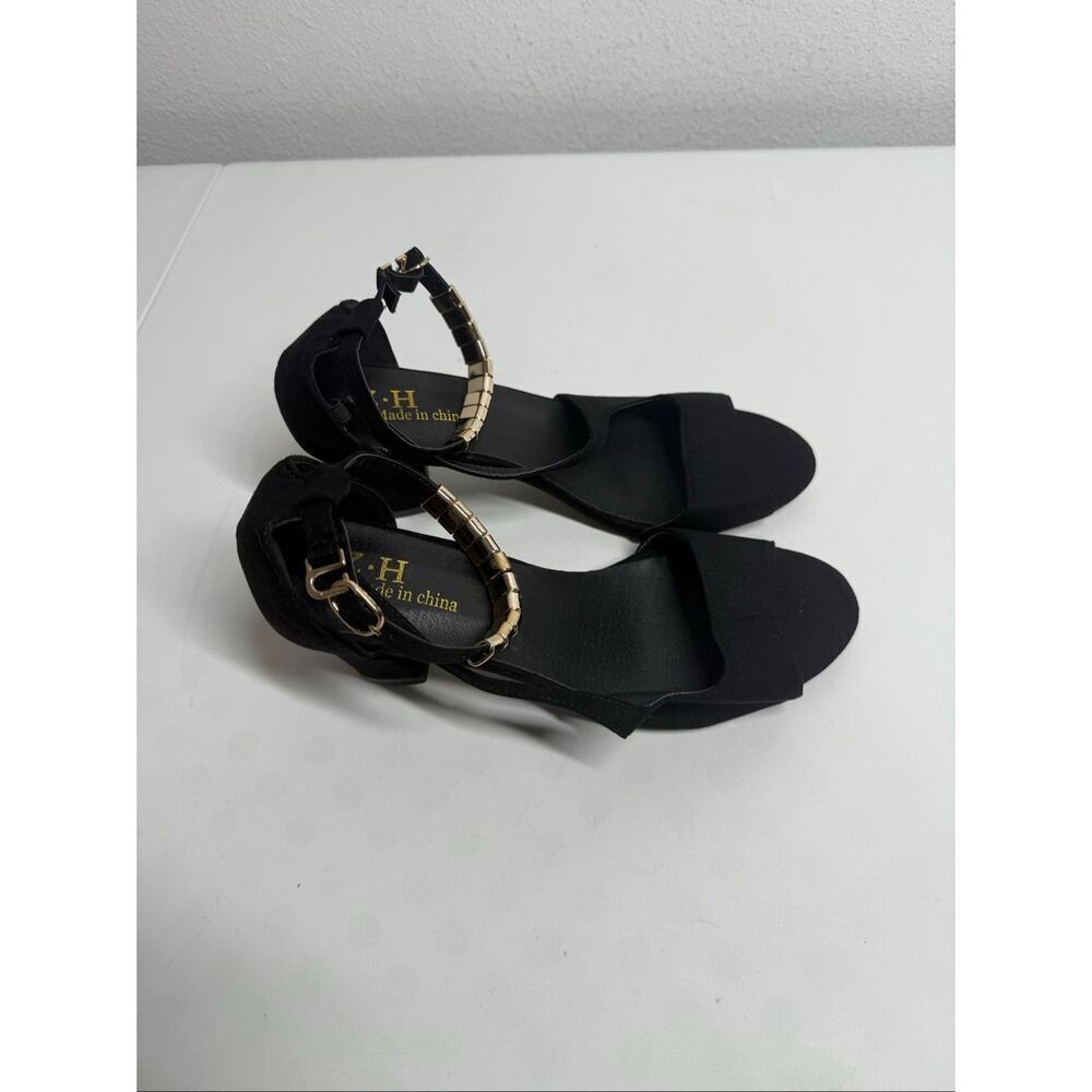 NWOT Z.H. Women’s Block Heel Black Sandals Gold Trim Strap Size 42 EU/ 11 US